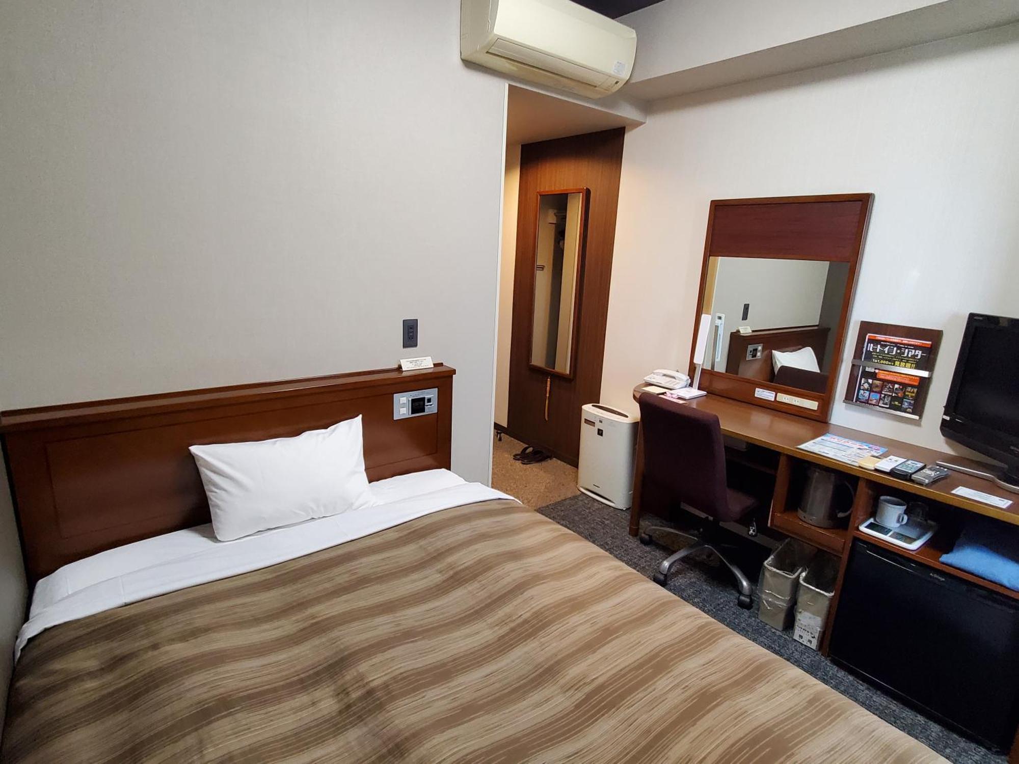 Hotel Route-Inn Dai-Ni Kameyama Inter Екстер'єр фото