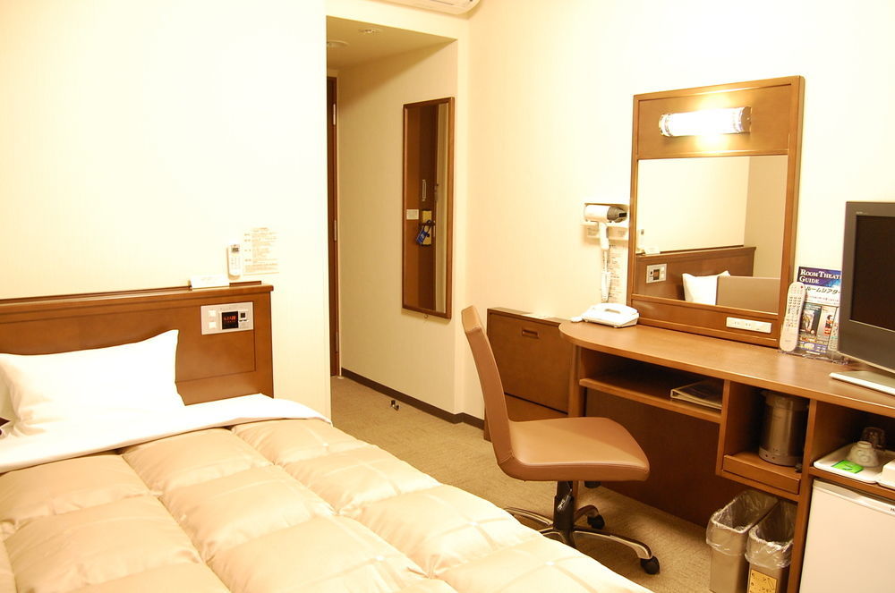 Hotel Route-Inn Dai-Ni Kameyama Inter Екстер'єр фото